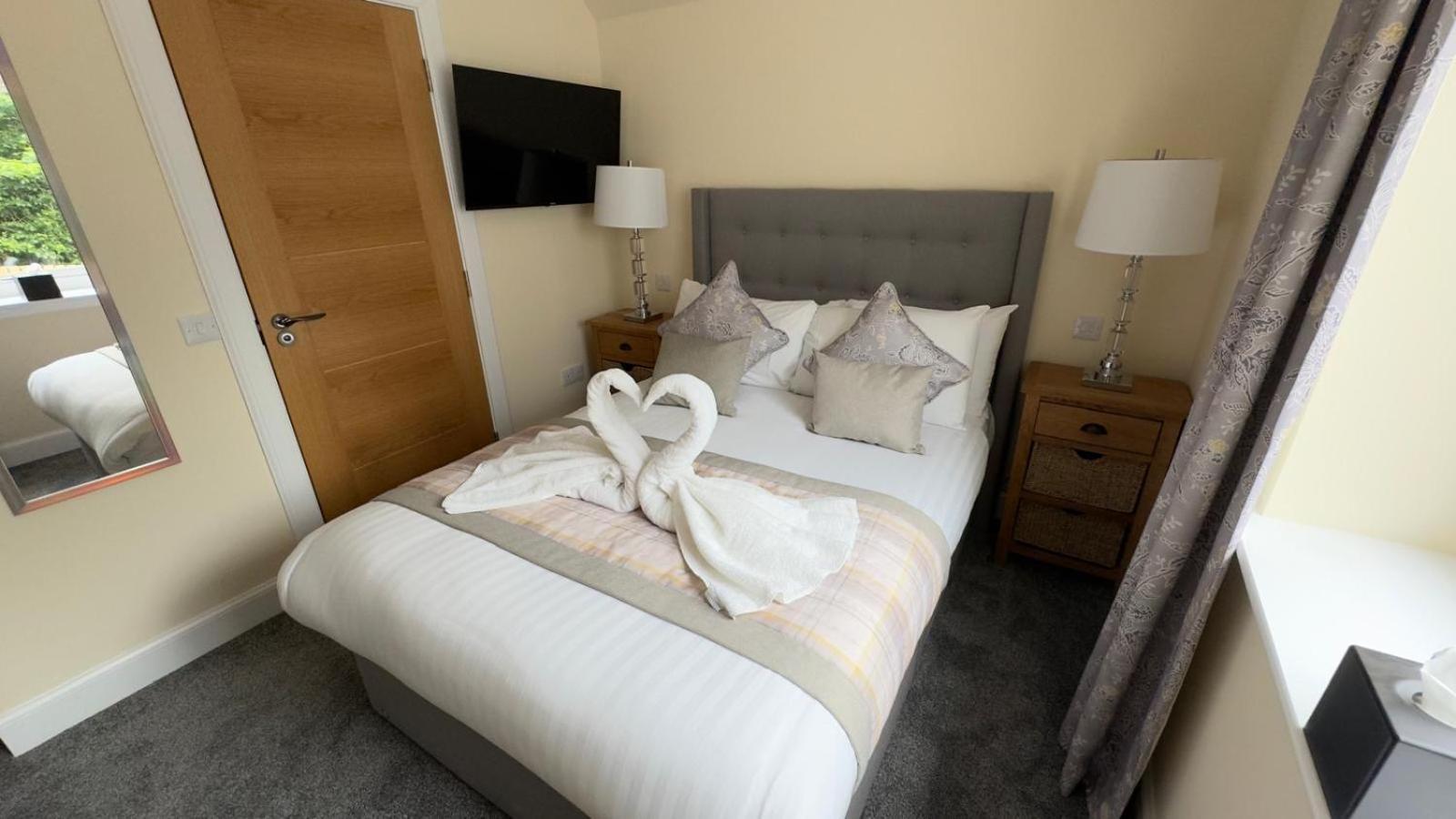 The Waverley Inn Holiday Homes Інвернесс Екстер'єр фото